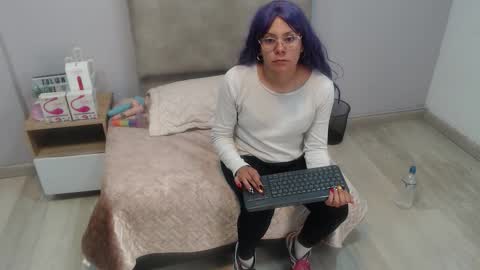 valevicious online show from October 18, 1:45 pm