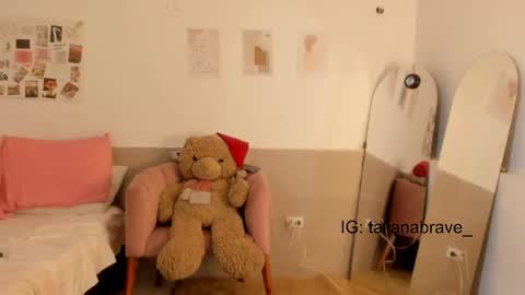 VALIENTE  online show from October 15, 3:50 am