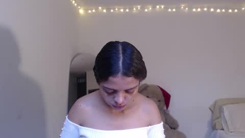 VALIENTE  online show from March 1, 10:01 pm