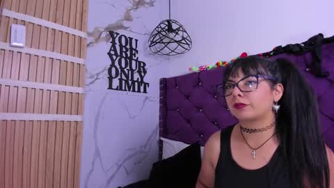 Valkiria and Dione online show from March 16, 7:18 pm