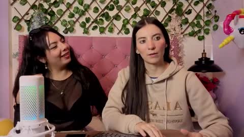 Valkiria and Dione online show from April 11, 7:29 pm