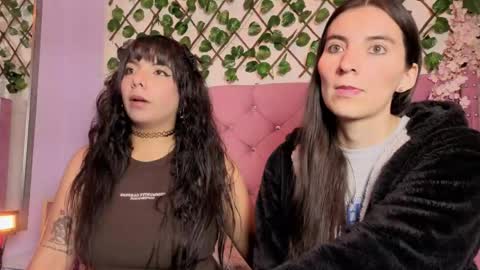 Snapshot of valkiria_and_dione chatting on April 30, 1:17 pm Valkiria and Dione online show from April 30, 1:17 pm