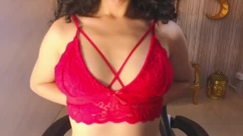 Valkiria  online show from October 3, 1:30 pm