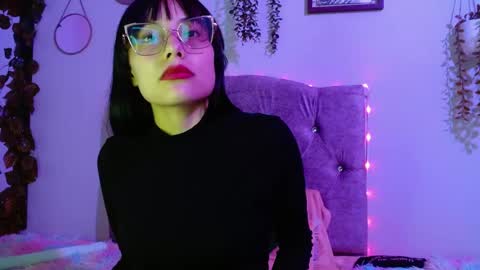 valkiry_ online show from April 20, 10:33 pm