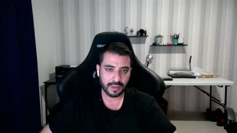 Roberto Carlos online show from October 18, 12:35 am