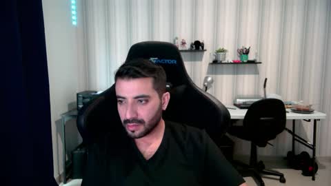 Roberto Carlos online show from October 18, 9:48 pm