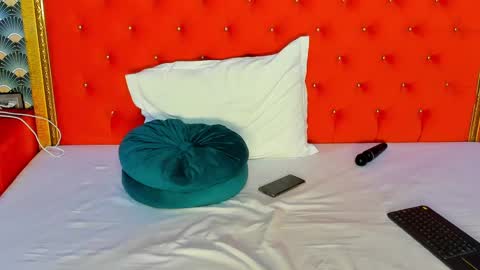 Valerie Val V online show from March 2, 12:11 pm