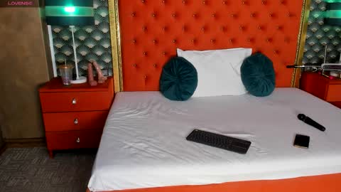 Valerie Val V online show from September 18, 11:51 pm