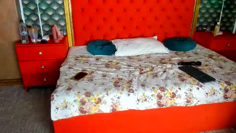 Valerie Val V online show from December 1, 8:36 pm