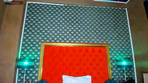 Valerie Val V online show from April 19, 12:15 pm