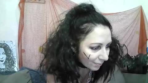 Snapshot of valleriwind chatting on November 4, 1:27 am ValleriWind online show from November 4, 1:27 am