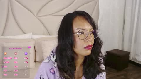 Snapshot of valleryc chatting on December 30, 8:25 pm Vallery online show from December 30, 8:25 pm