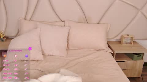 Snapshot of valleryc chatting on January 28, 1:18 am Vallery online show from January 28, 1:18 am