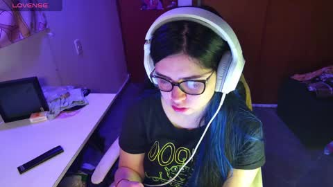 Im Violet online show from January 1, 12:11 am