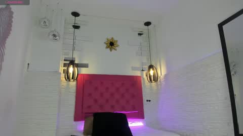 Vallolet Peach  online show from December 27, 11:17 am