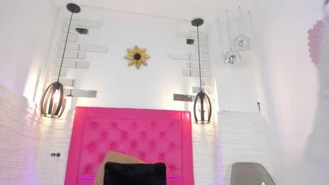 Vallolet Peach  online show from January 4, 11:11 am