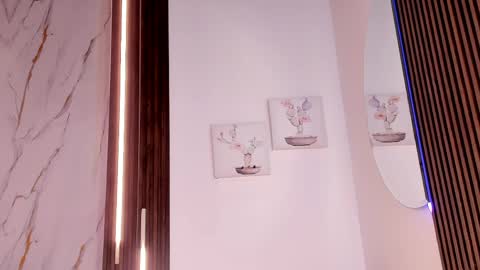 Vallolet Peach  online show from April 22, 12:07 pm