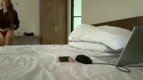 valure_lera online show from September 21, 12:01 am