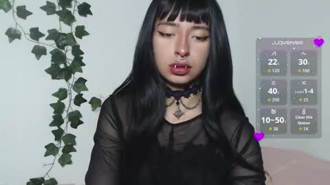 Snapshot of vamp_mooon chatting on March 28, 3:28 am vamp online show from March 28, 3:28 am