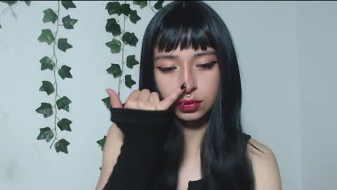 Snapshot of vamp_mooon chatting on April 4, 9:56 pm vamp online show from April 4, 9:56 pm