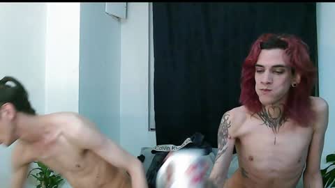 Snapshot of vamp_noah chatting on December 3, 4:14 am Vamp Noah and Dan online show from December 3, 4:14 am