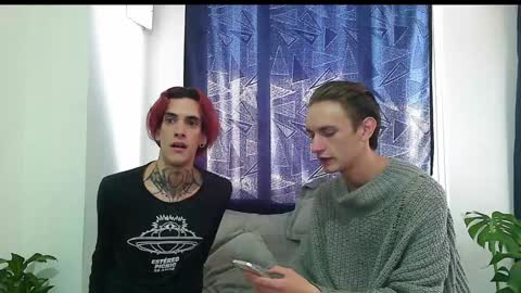 Snapshot of vamp_noah chatting on December 4, 7:45 pm Vamp Noah and Dan online show from December 4, 7:45 pm