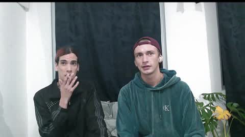 Snapshot of vamp_noah chatting on December 23, 1:51 am Vamp Noah and Dan online show from December 23, 1:51 am