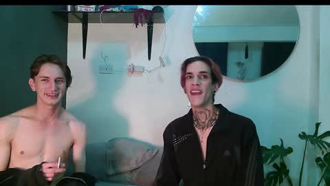 Snapshot of vamp_noah chatting on January 25, 11:54 pm Vamp Noah and Dan online show from January 25, 11:54 pm