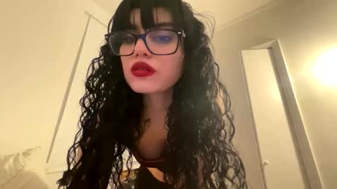 Snapshot of vampgatita chatting on December 15, 2:38 am vampgatita online show from December 15, 2:38 am
