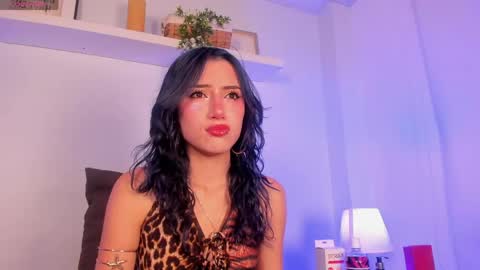 vamp  online show from April 29, 8:59 pm