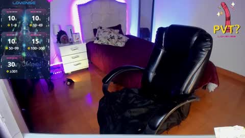 Snapshot of vampirella_crazy chatting on December 7, 10:28 pm Valeria online show from December 7, 10:28 pm