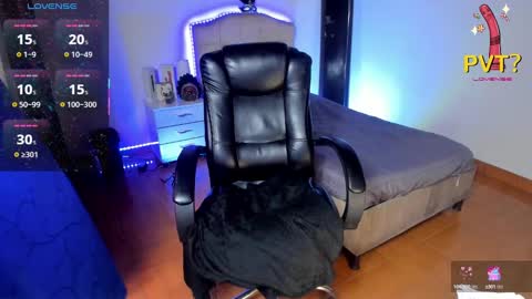 Snapshot of vampirella_crazy chatting on February 11, 7:27 pm Valeria online show from February 11, 7:27 pm