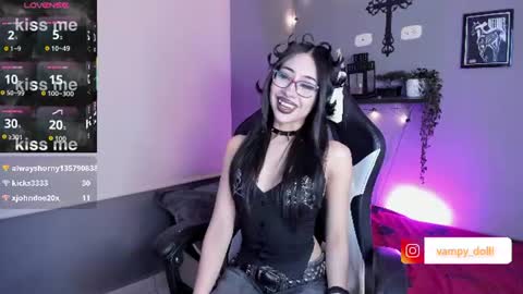 Snapshot of vampy_dolll chatting on July 11, 1:08 am vampy_dolll online show from July 11, 1:08 am