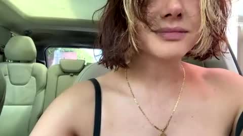 Snapshot of vanandjuani chatting on July 31, 6:40 pm vanessa online show from July 31, 6:40 pm