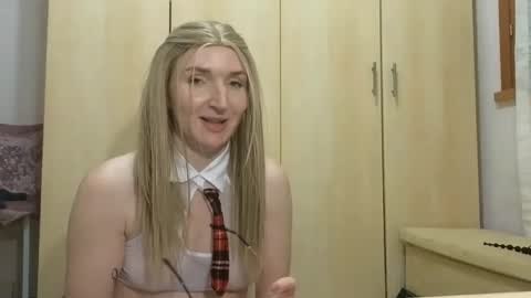 Snapshot of vanda26 chatting on January 7, 9:29 am Vanda online show from January 7, 9:29 am