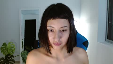 Snapshot of vandalovee chatting on January 23, 8:25 am Babi Alu online show from January 23, 8:25 am