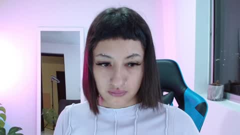 Snapshot of vandalovee chatting on January 24, 4:59 am Babi Alu online show from January 24, 4:59 am