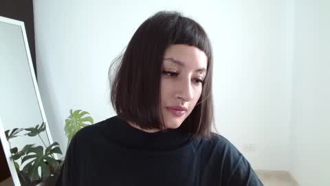 Snapshot of vandalovee chatting on January 24, 6:04 pm Babi Alu online show from January 24, 6:04 pm