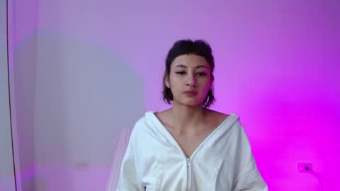 Snapshot of vandalovee chatting on February 9, 11:25 am Babi Alu online show from February 9, 11:25 am