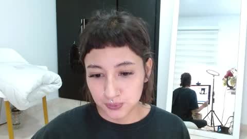 Snapshot of vandalovee chatting on February 17, 1:36 am Babi Alu online show from February 17, 1:36 am