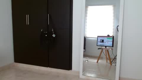 Snapshot of vandalovee chatting on February 19, 6:54 pm Babi Alu online show from February 19, 6:54 pm