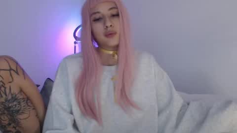 Snapshot of vandalovee chatting on February 24, 9:32 am Babi Alu online show from February 24, 9:32 am