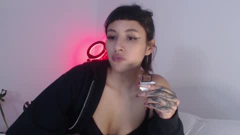 Snapshot of vandalovee chatting on February 26, 1:53 am Babi Alu online show from February 26, 1:53 am