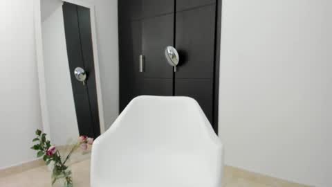 Snapshot of vandalovee chatting on March 12, 5:13 am Babi Alu online show from March 12, 5:13 am