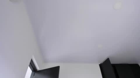 Snapshot of vandalovee chatting on September 24, 11:57 am Babi Alu online show from September 24, 11:57 am