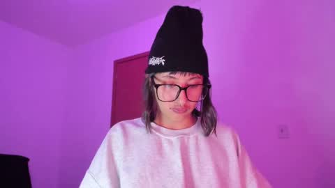 Snapshot of vandalovee chatting on October 20, 5:30 am Babi Alu online show from October 20, 5:30 am