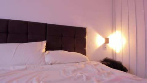 Snapshot of vandalovee chatting on November 4, 8:02 am Babi Alu online show from November 4, 8:02 am