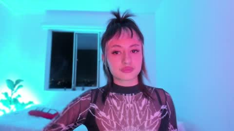 Snapshot of vandalovee chatting on April 27, 6:44 am Babi Alu online show from April 27, 6:44 am
