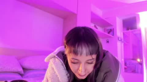 Snapshot of vandalovee chatting on April 30, 2:18 am Babi Alu online show from April 30, 2:18 am