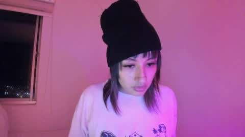 Snapshot of vandalovee chatting on May 13, 11:44 pm Babi Alu online show from May 13, 11:44 pm